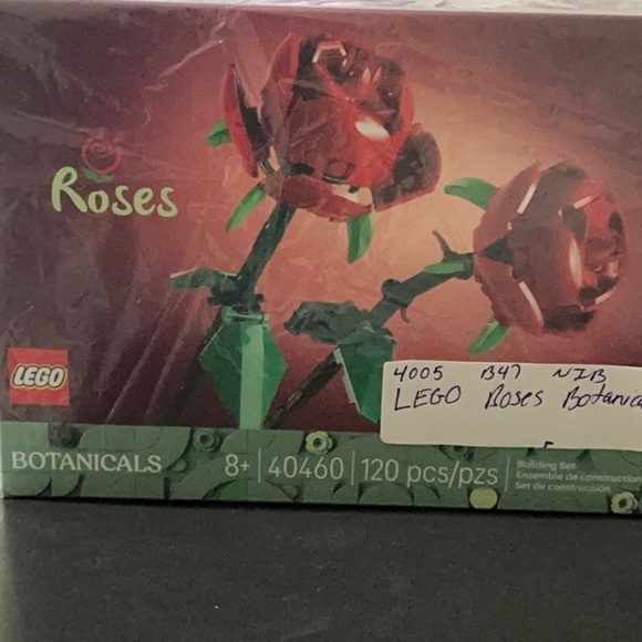 NIB LEGO Botanicals Red Roses 
Set # 40460 - Picture 3 of 3